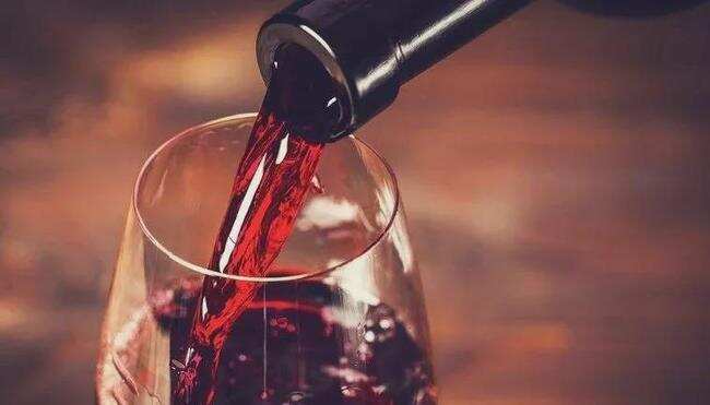 葡萄酒是“活”的酒精饮料？内行人才知道的“秘密”，看完涨知识