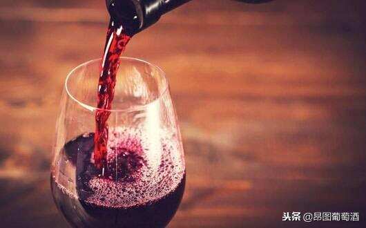 涨知识了！葡萄酒不仅是红酒，这两者到底有何区别？