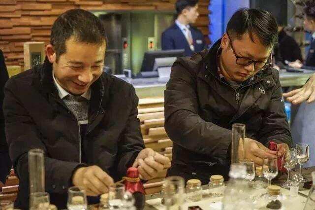 为什么有钱人只爱喝酱香酒，看完这6点，你就明白了