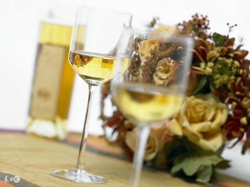 红、白葡萄酒的酿造过程有哪些区别？