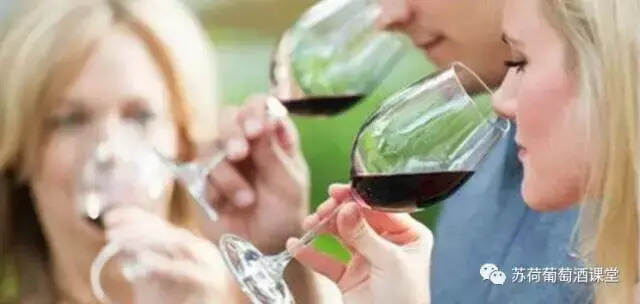 嗅觉对于葡萄酒的品尝有什么重要意义？