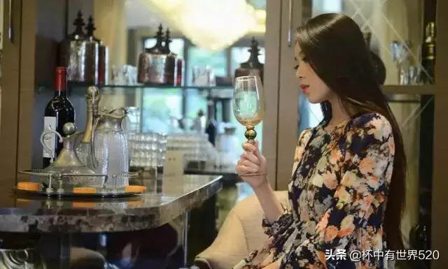 女人长期喝红酒，带来的惊人变化