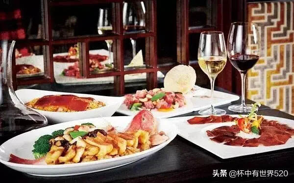 红酒除了搭牛排，还能搭什么美食？中国人的餐酒搭配指南