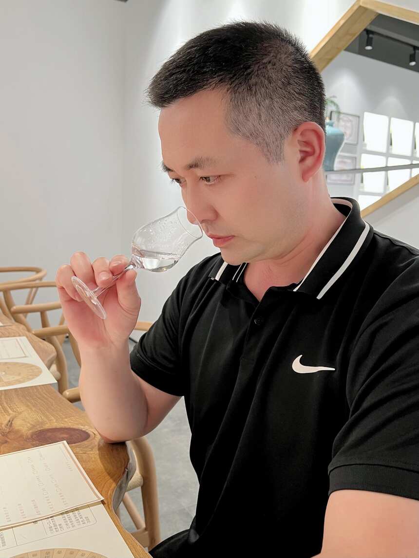 如何正确品评中国白酒