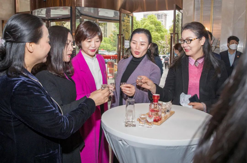 庆酒里品读一座城市的故事 回归田园重拾美好