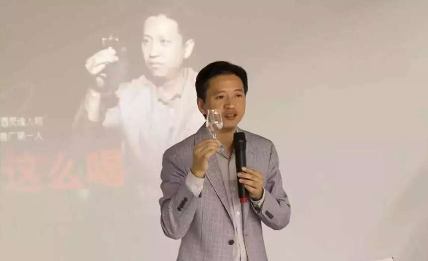 【现场播报】著名白酒专家钟杰说：酒，应该这样做。