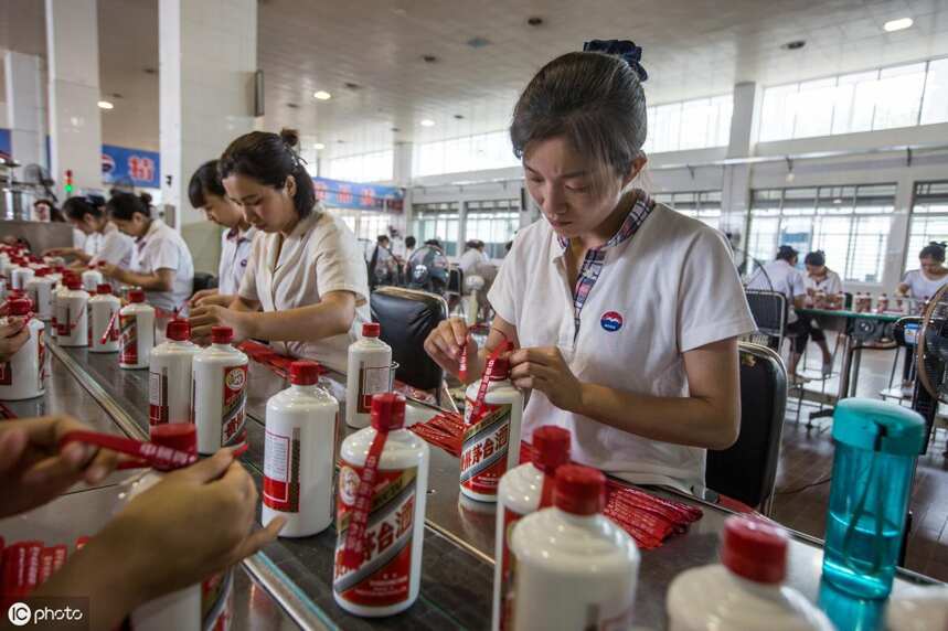 茅台老酒和茅台年份酒到底有啥区别？我不说，你不一定懂