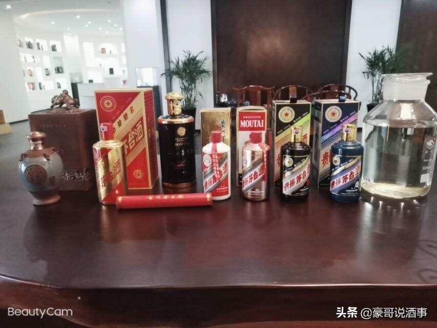 在茅台镇上，一个人把自己喝醉了