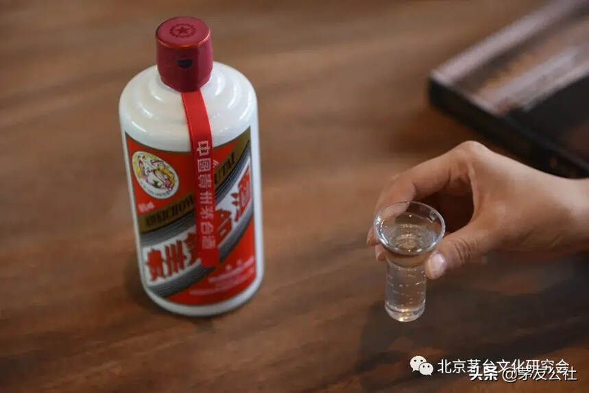 老酒收藏门道：这样做，从爱好者进阶为鉴赏家