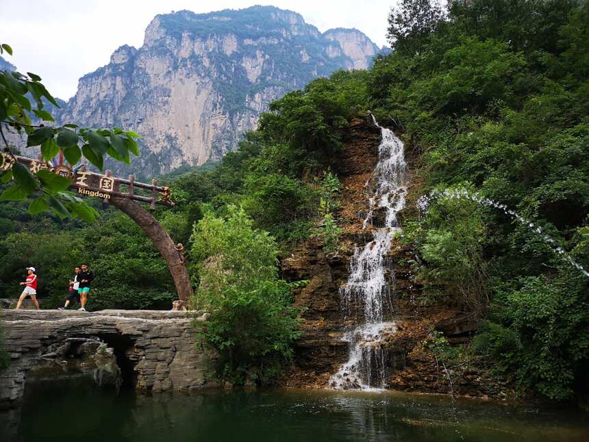 云台山之行两天半，入境诗佛王维的两句半诗，茱萸、清泉、水穷处