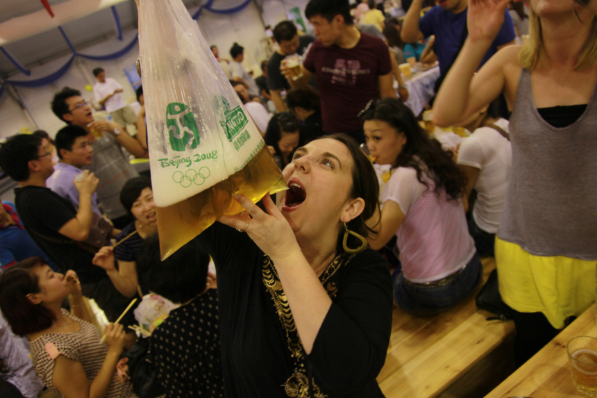 三十年城酒共生，青岛啤酒节从历史走向现代与未来