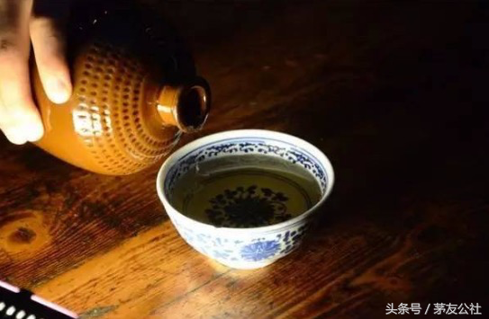 喝了这么多的酒，你知道白酒酒龄怎么算吗？｜茅友公社