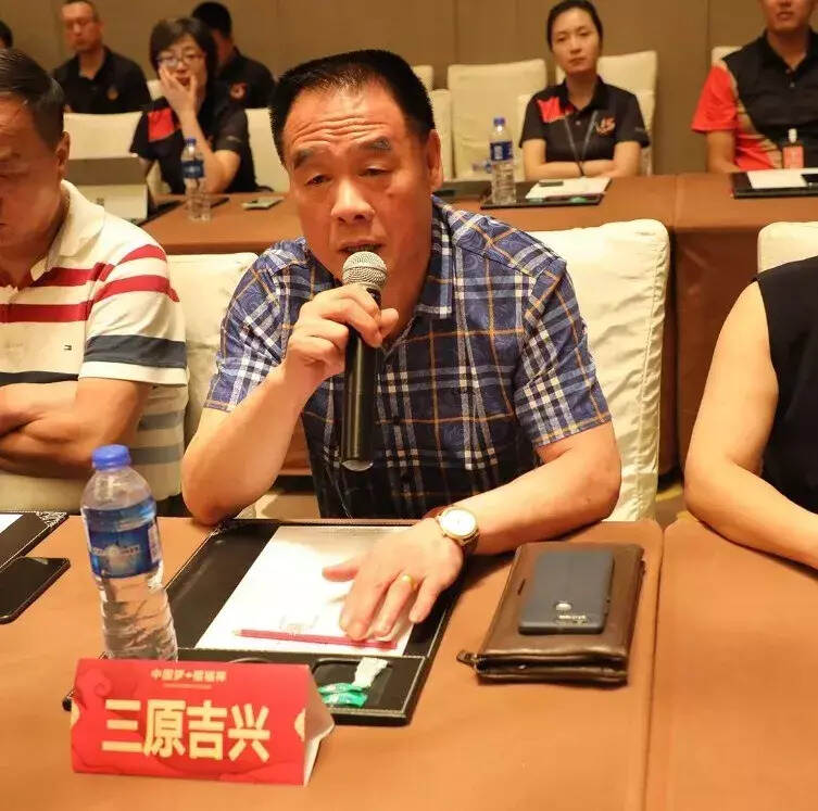 西凤酒15年6年陈酿品牌2019年省内•西安市场合作盟友座谈会