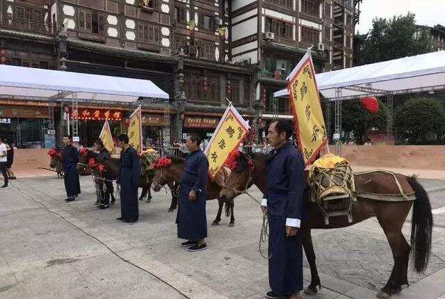 茅台镇”赤水河酱酒产区举行踩曲职业技能竞赛 将评选“踩曲姑娘