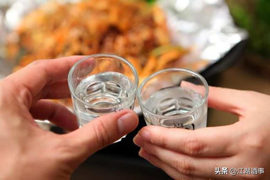 曾经风光无限“西北酒王”的西凤酒，如今无人问津，还能翻身吗？