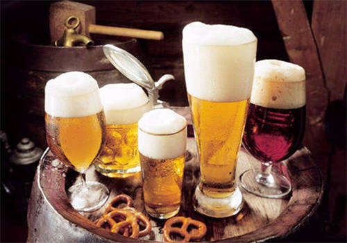 夏天喝啤酒小心7种啤酒病,夏天适量喝啤酒对身体有害吗