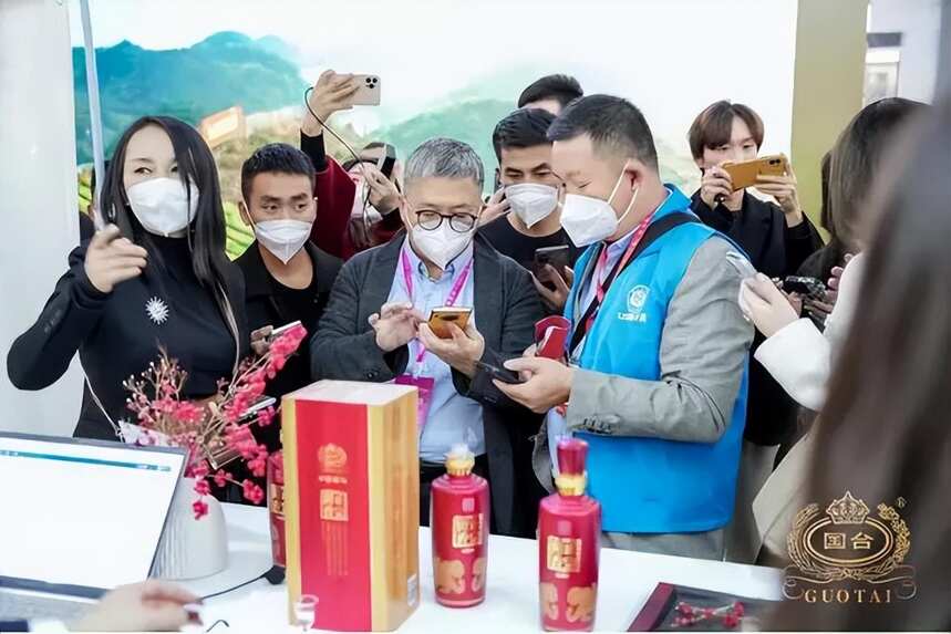 白酒动销旺季来临，国台线上线下同启新春祝福