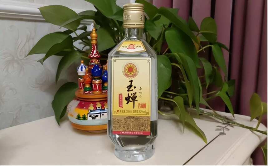 国内公认好喝的4款“廉价酒”，纯粮食酿造，内行人都是成箱扛！