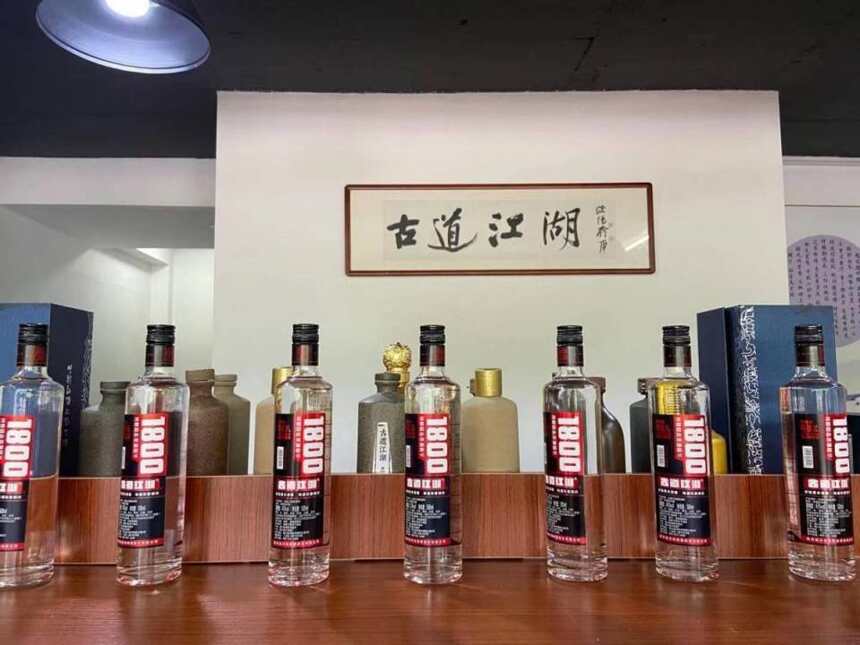 五一亲朋好友小聚，好的酒应该占有哪些条件？