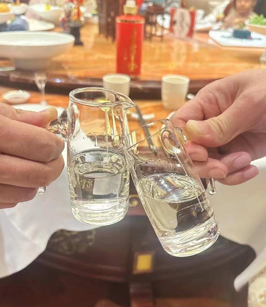 饮酒有节，大汉冠军侯酒同你“酒过三巡”